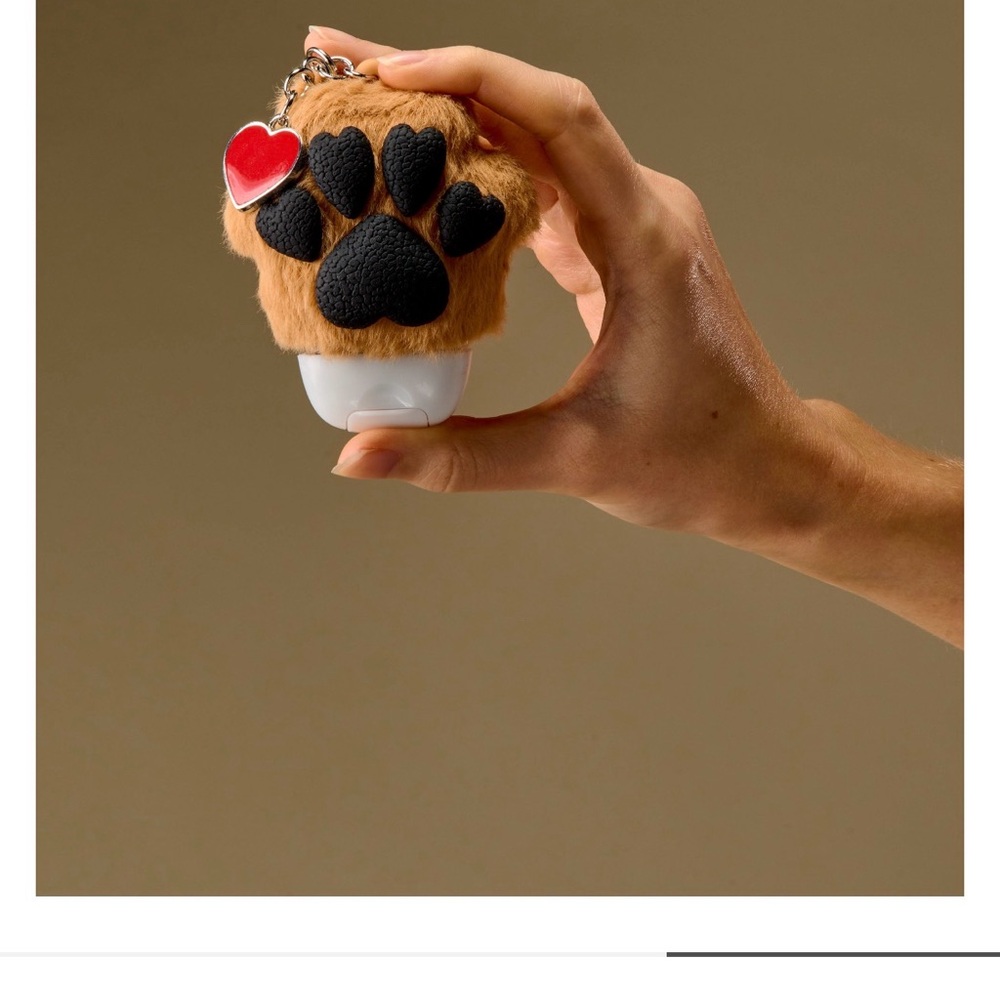 Bath and bodyworks Faux Fur Paw Keychain Hand Sanitizer Holder - Brown